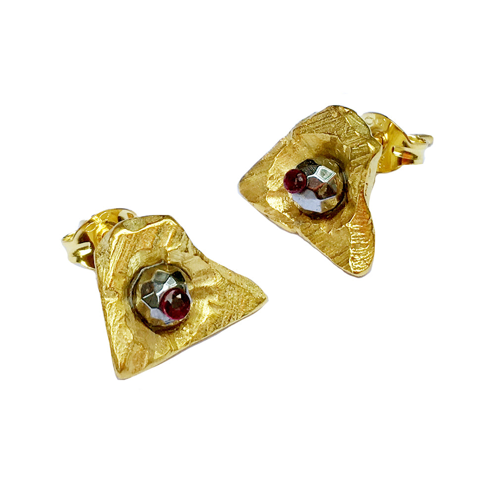 Star Stega Ruby Earrings